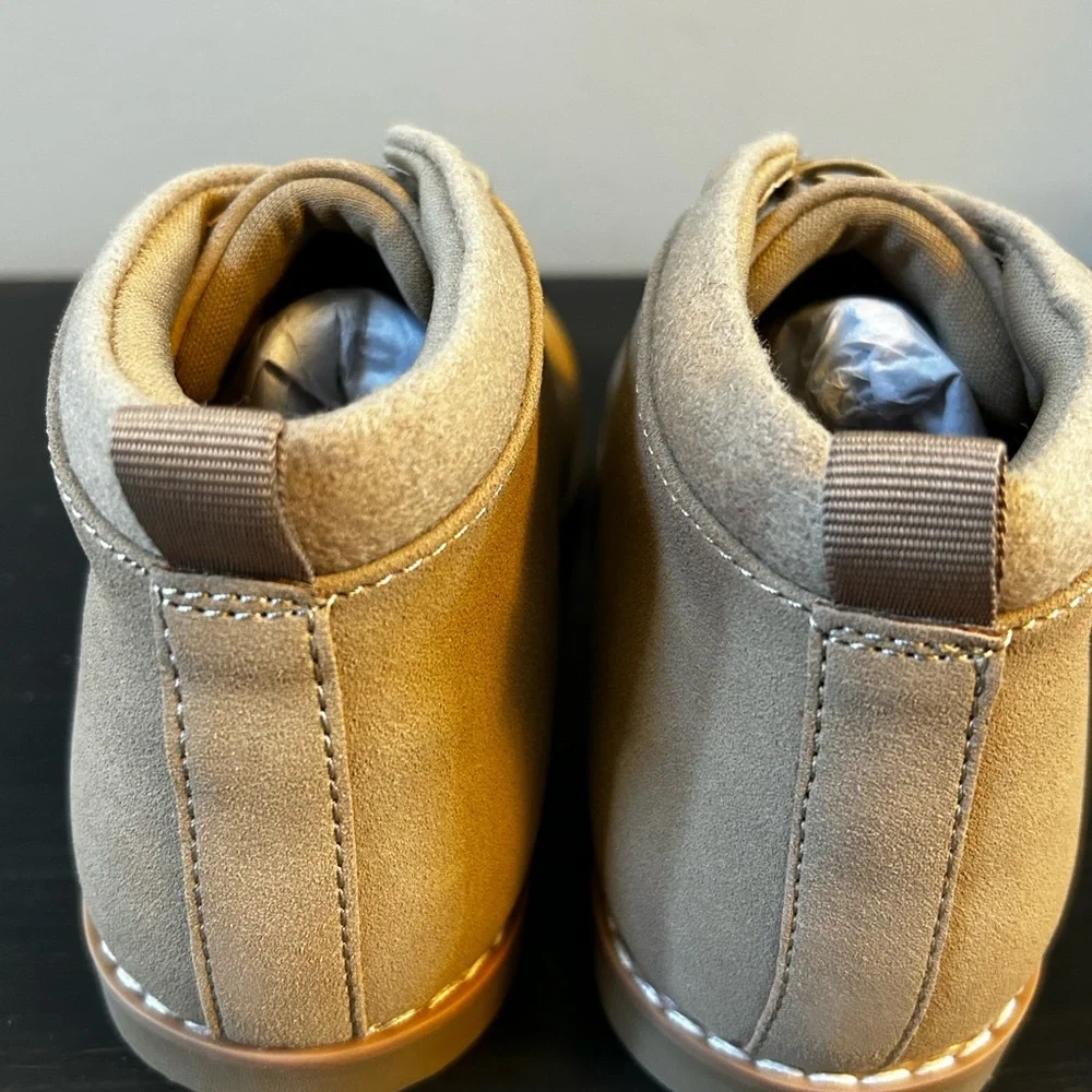 New Kids Nordstrom Rack Beige Faux Suede Chukka‎ Ankle Boots Booties Size 2 Y